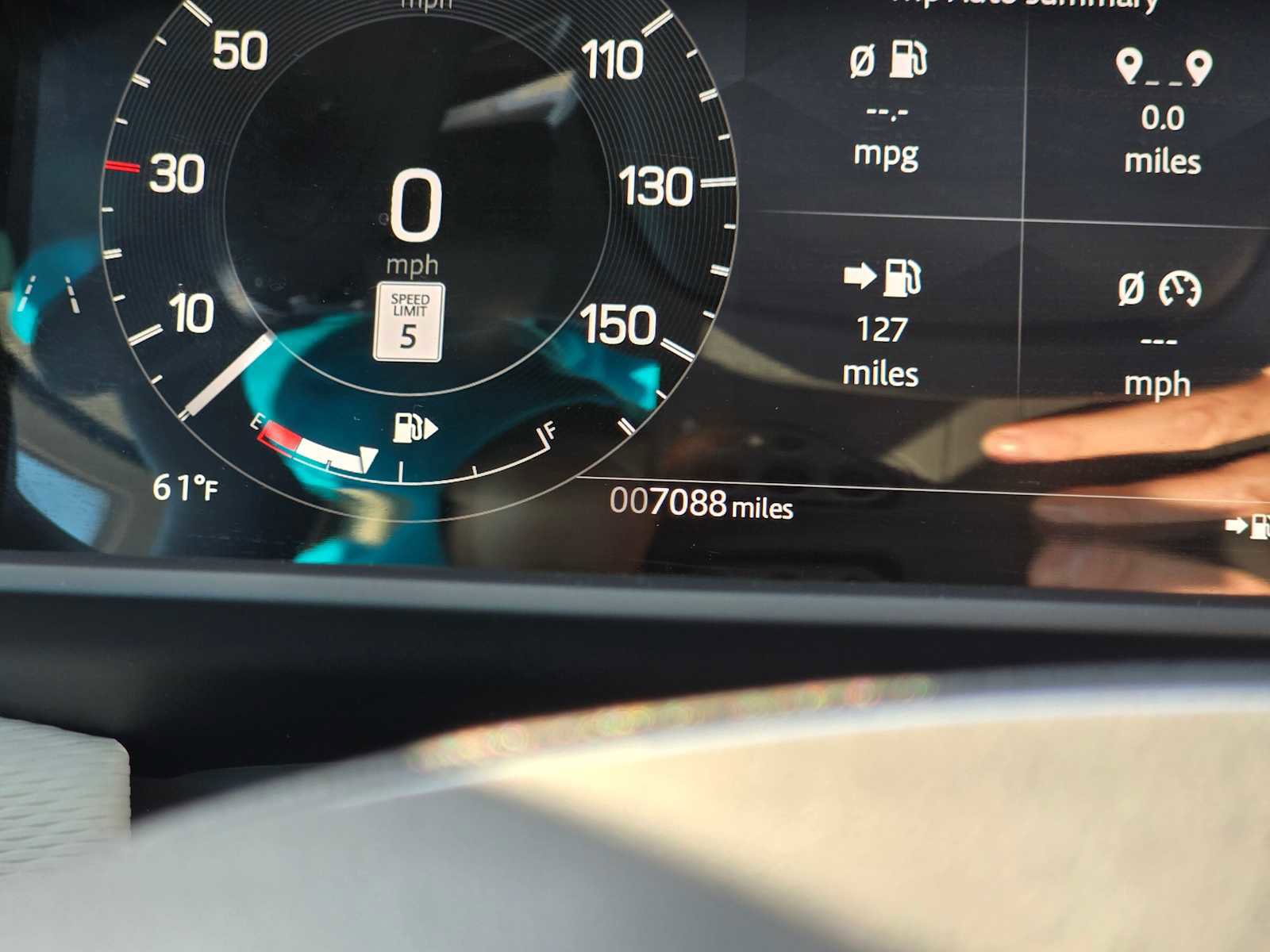 Used 2025 Land Rover Discovery Dynamic SE image 27