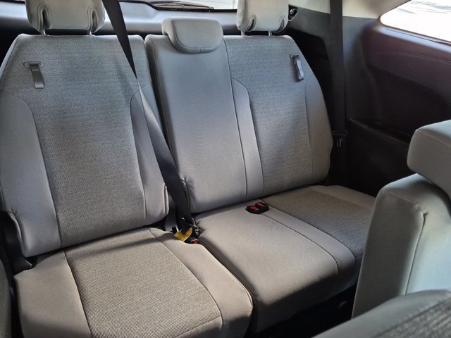 Certified 2026 Toyota Sienna LE FWD image 8