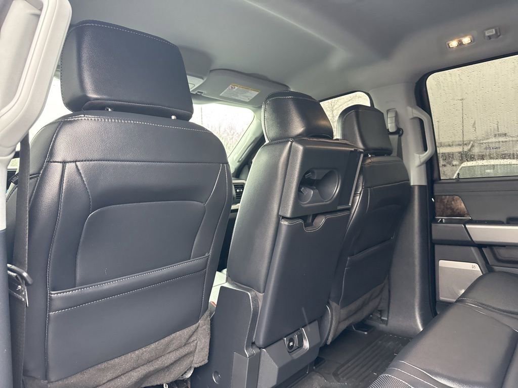 Used 2024 Ford F450 Lariat w/ FX4 Off-Road Package image 29