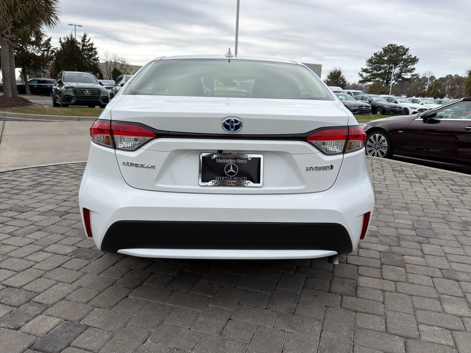 Used 2022 Toyota Corolla LE w/ Premium Interior Package image 9
