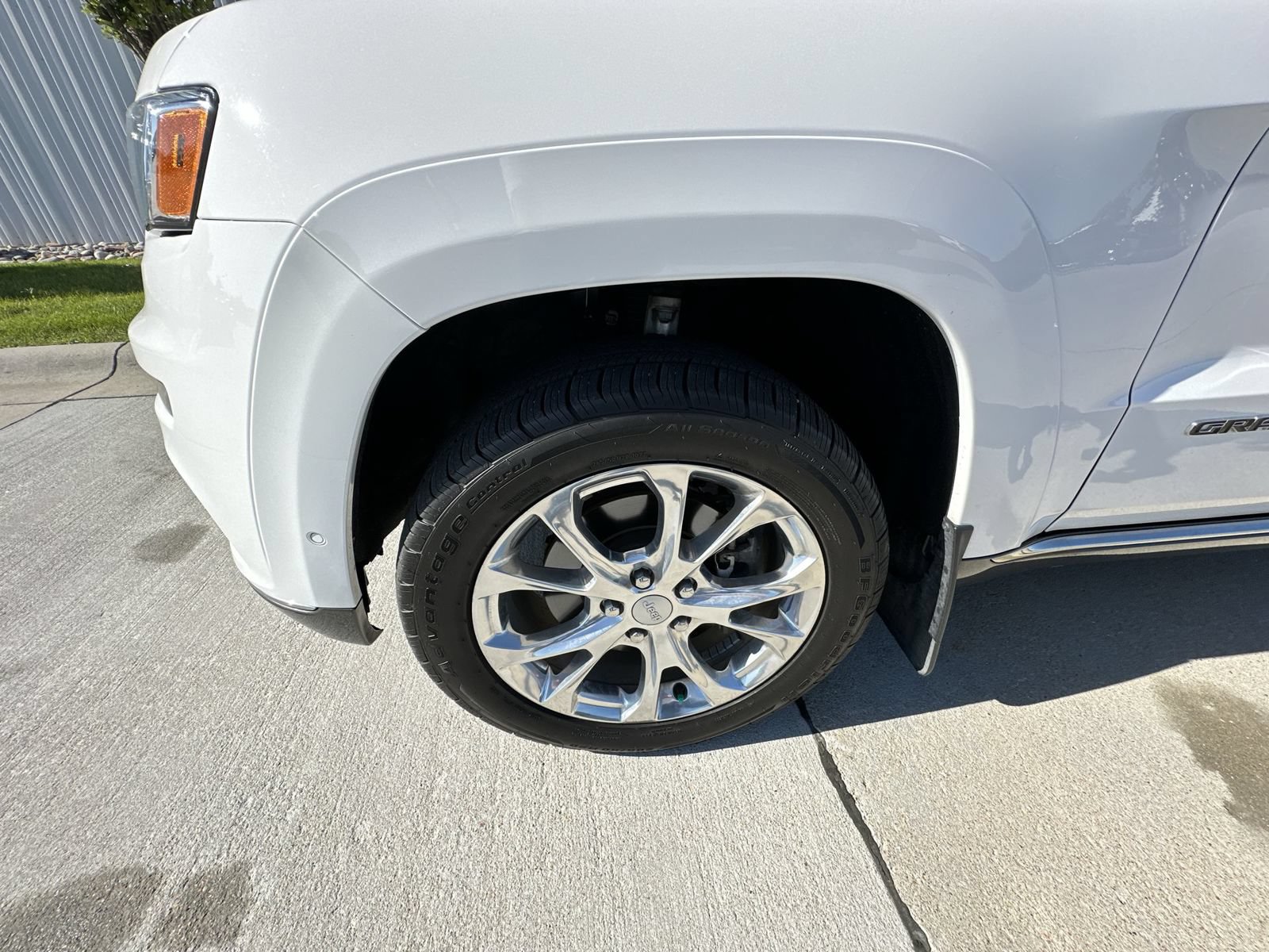 Used 2019 Jeep Grand Cherokee Summit AWD/4WD image 32