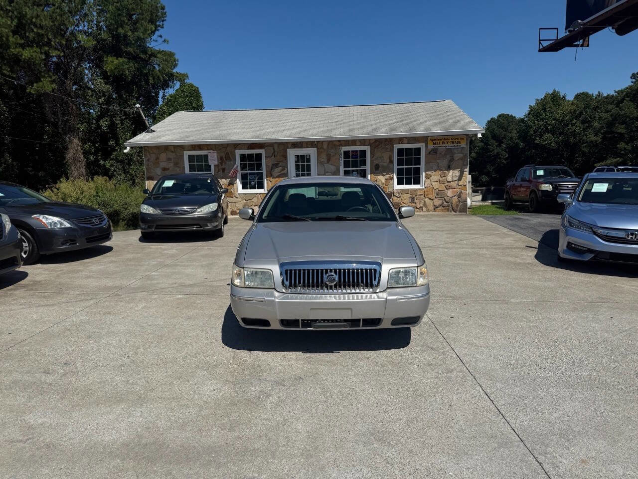 Used 2007 Mercury Grand Marquis GS image 2