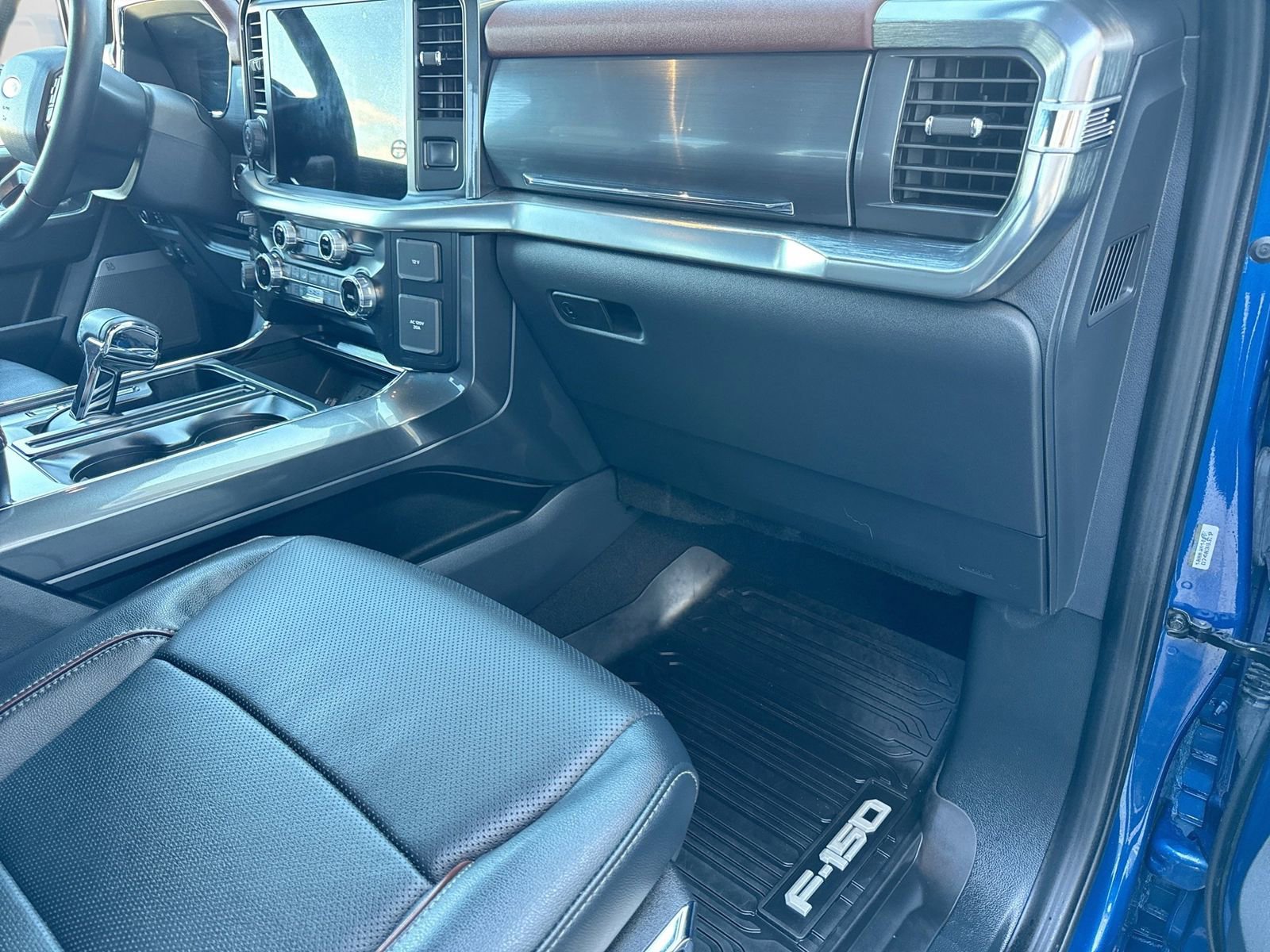 Used 2023 Ford F150 Lariat w/ Equipment Group 502A High AWD/4WD image 8