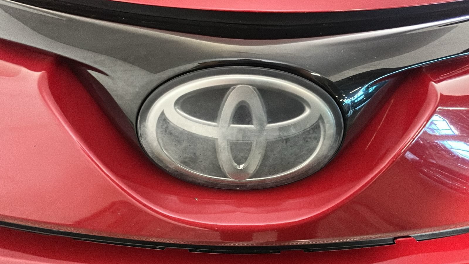 Used 2017 Toyota RAV4 LE AWD/4WD image 8