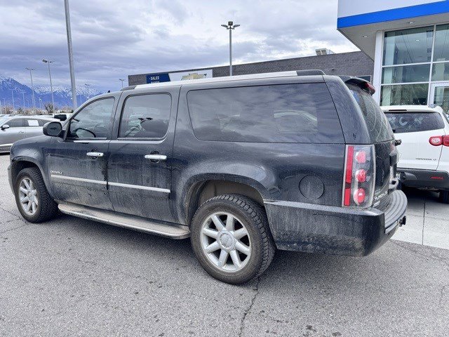 Used 2011 GMC Yukon XL Denali image 2