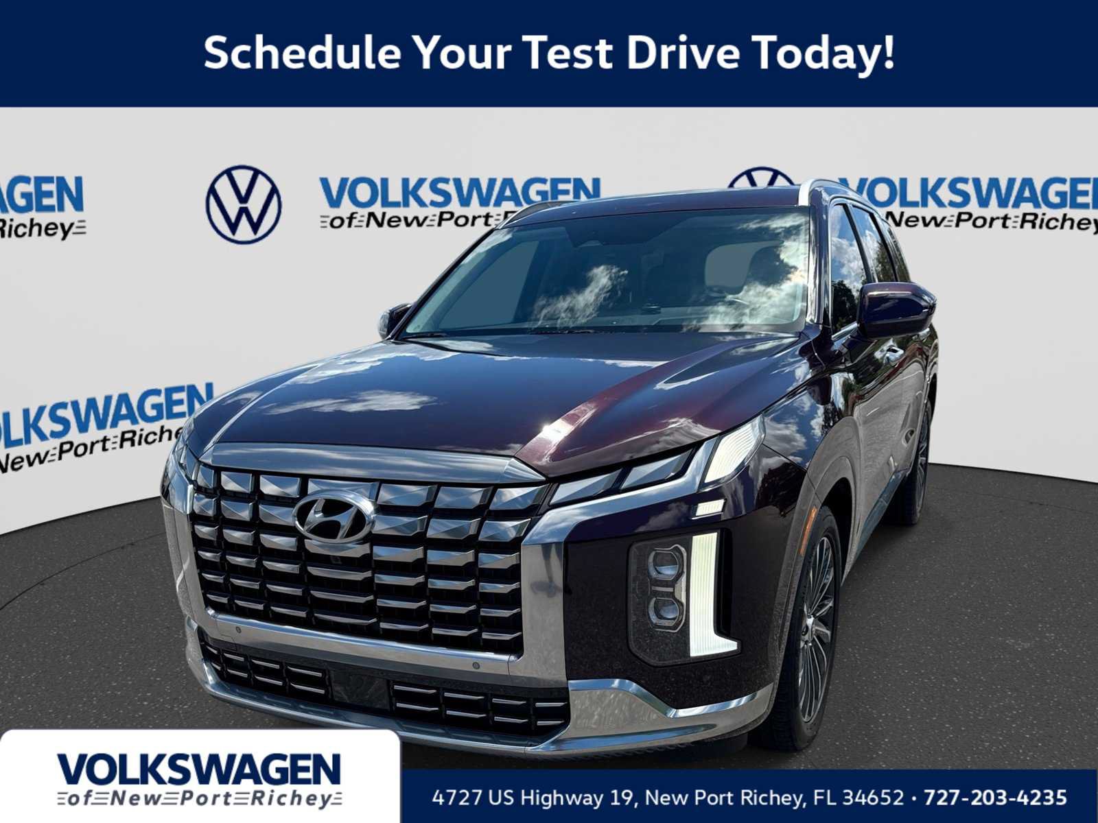 Used 2023 Hyundai Palisade Calligraphy FWD image 1