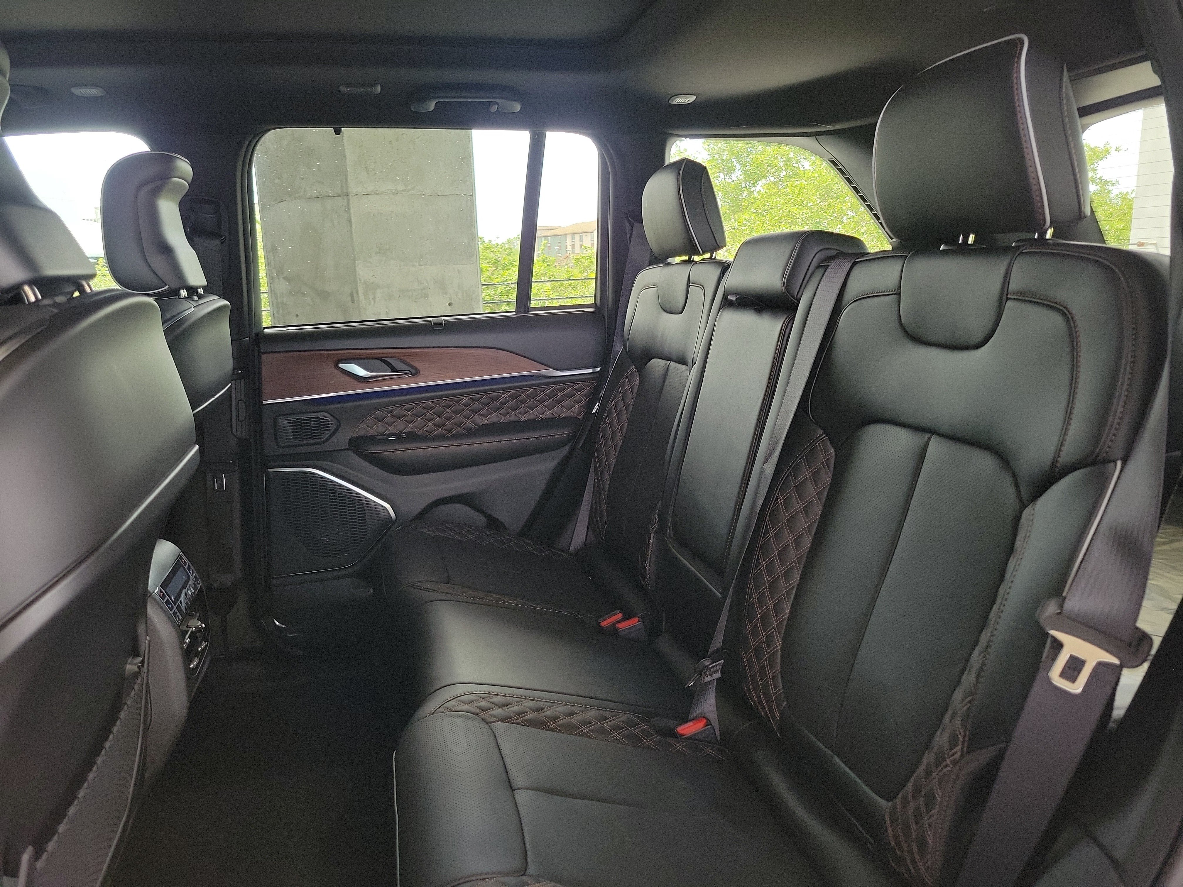 New 2025 Jeep Grand Cherokee Summit w/ Adv Protech Group IV AWD/4WD image 8
