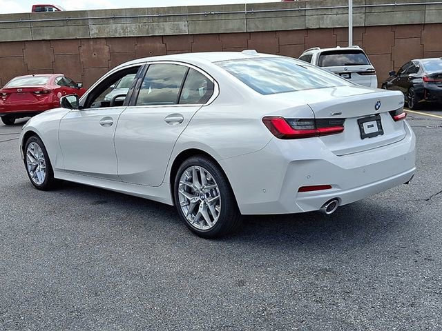 Used 2025 BMW 330i xDrive Sedan w/ Premium Package image 3