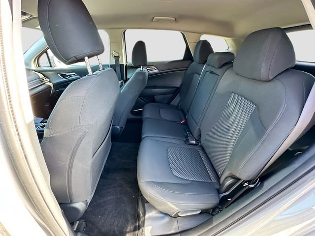 Used 2024 Kia Sportage LX image 23
