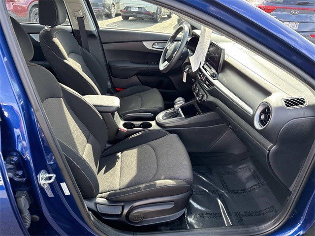 Used 2023 Kia Forte LXS w/ LXS Technology Package image 9