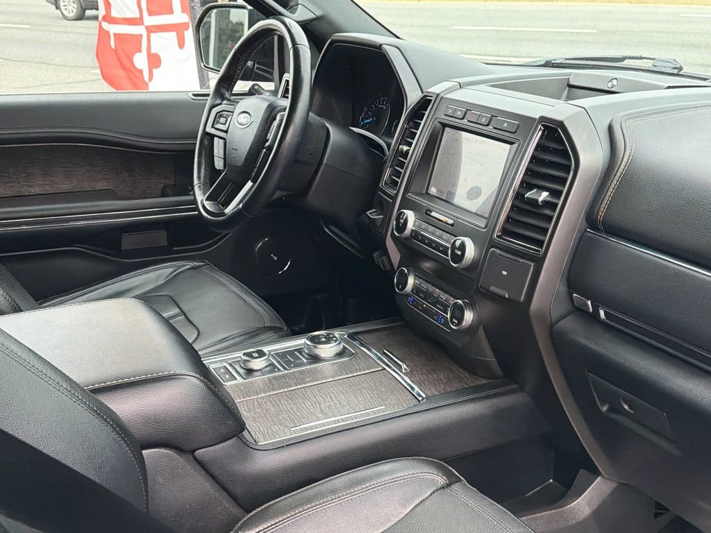Used 2020 Ford Expedition Limited w/ Equipment Group 301A AWD/4WD image 16
