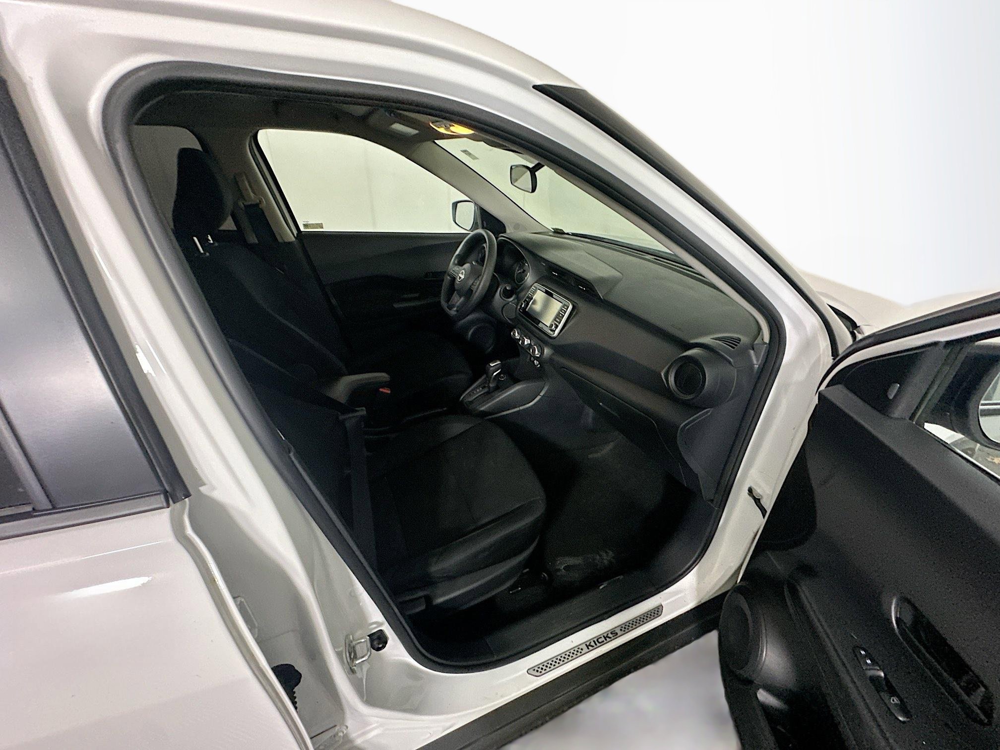 Used 2024 Nissan Kicks S image 29