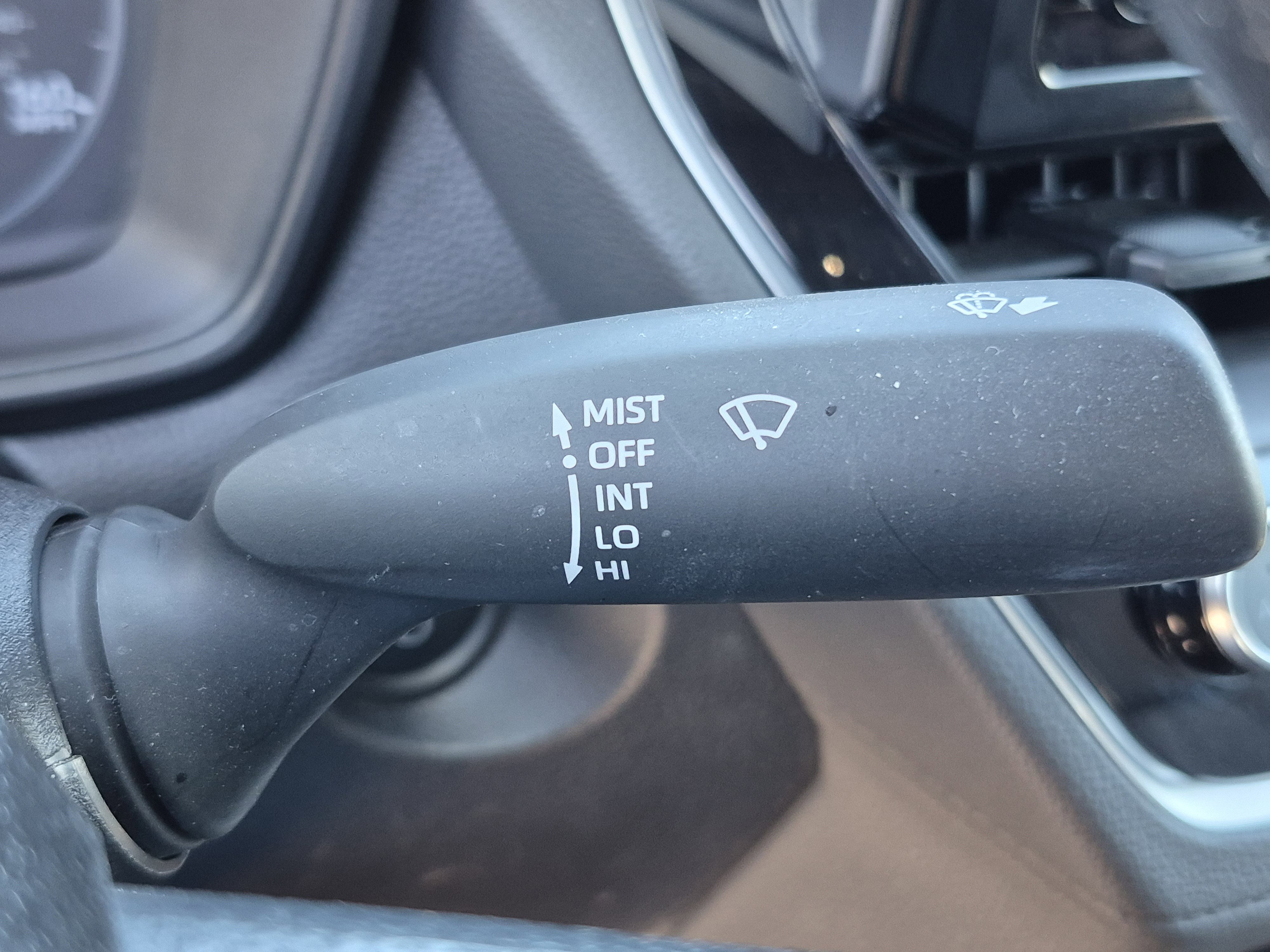 Used 2025 Toyota Corolla Cross AWD Hybrid image 33