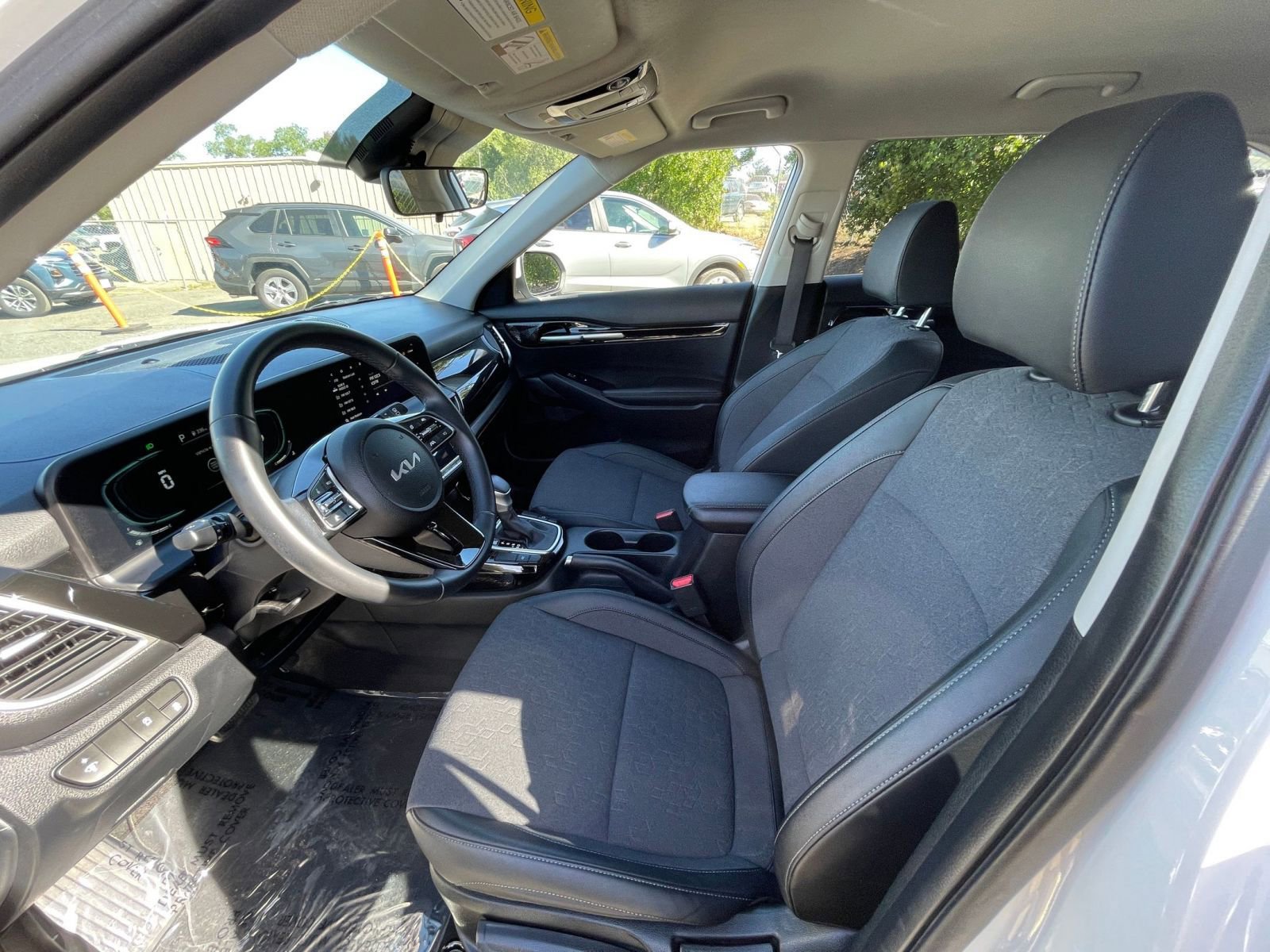 Used 2025 Kia Seltos S FWD image 28