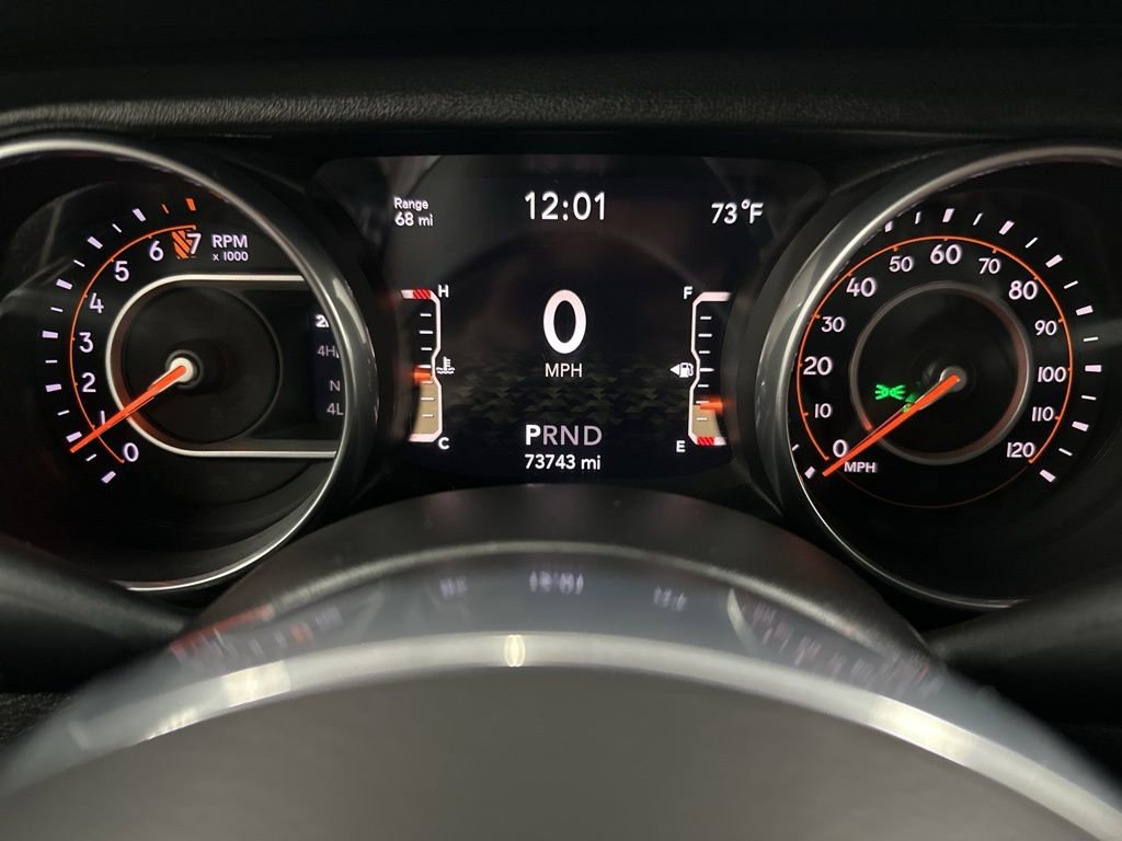 Used 2018 Jeep Wrangler Unlimited Sahara AWD/4WD image 14