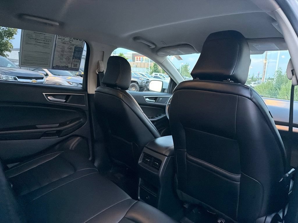 Used 2024 Ford Edge SEL AWD/4WD image 16