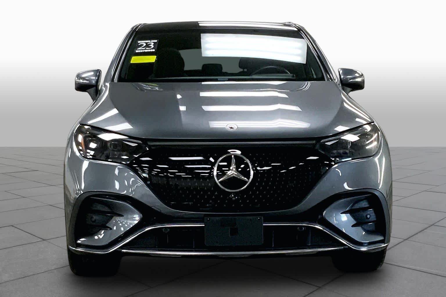 Used 2023 Mercedes-Benz EQE 500 4MATIC SUV image 3