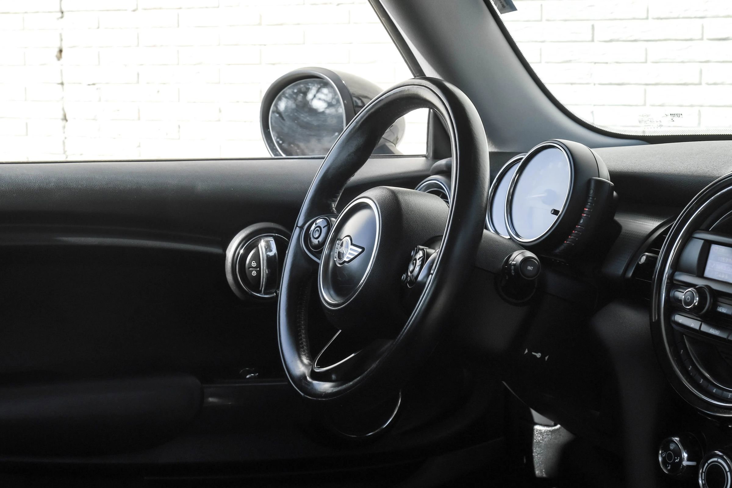 Used 2014 MINI Cooper 2-Door Hardtop image 12