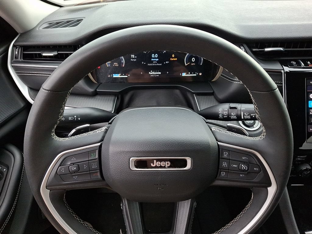 Used 2023 Jeep Grand Cherokee Laredo w/ Luxury Tech Group I AWD/4WD image 18