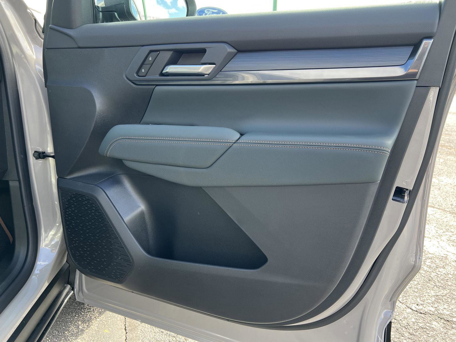 New 2026 GMC Terrain AT4 w/ Technology Package II AWD/4WD image 16