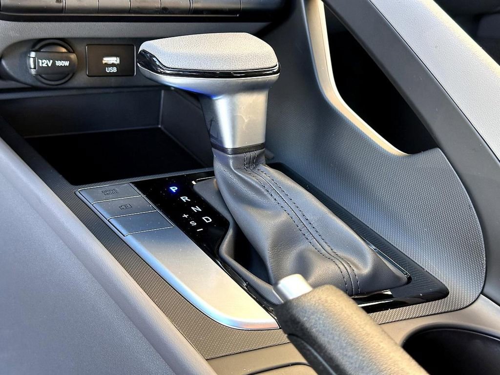 Used 2024 Hyundai Elantra SEL image 19