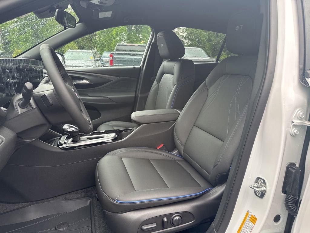 New 2026 Buick Envista Sport Touring w/ Convenience I Package FWD image 10
