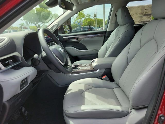 New 2026 Toyota Highlander Limited image 10
