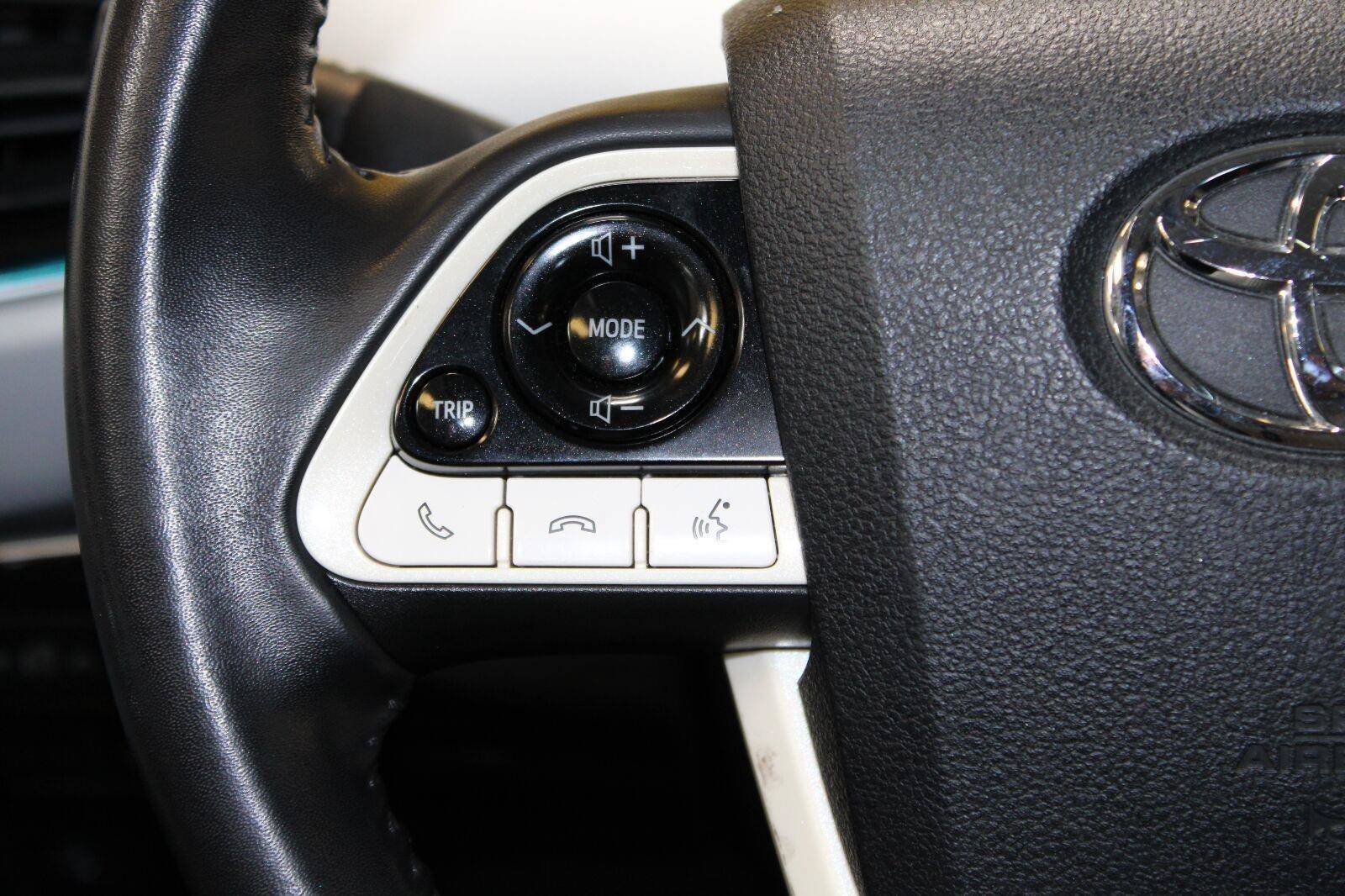 Used 2019 Toyota Prius Prime Plus FWD image 29