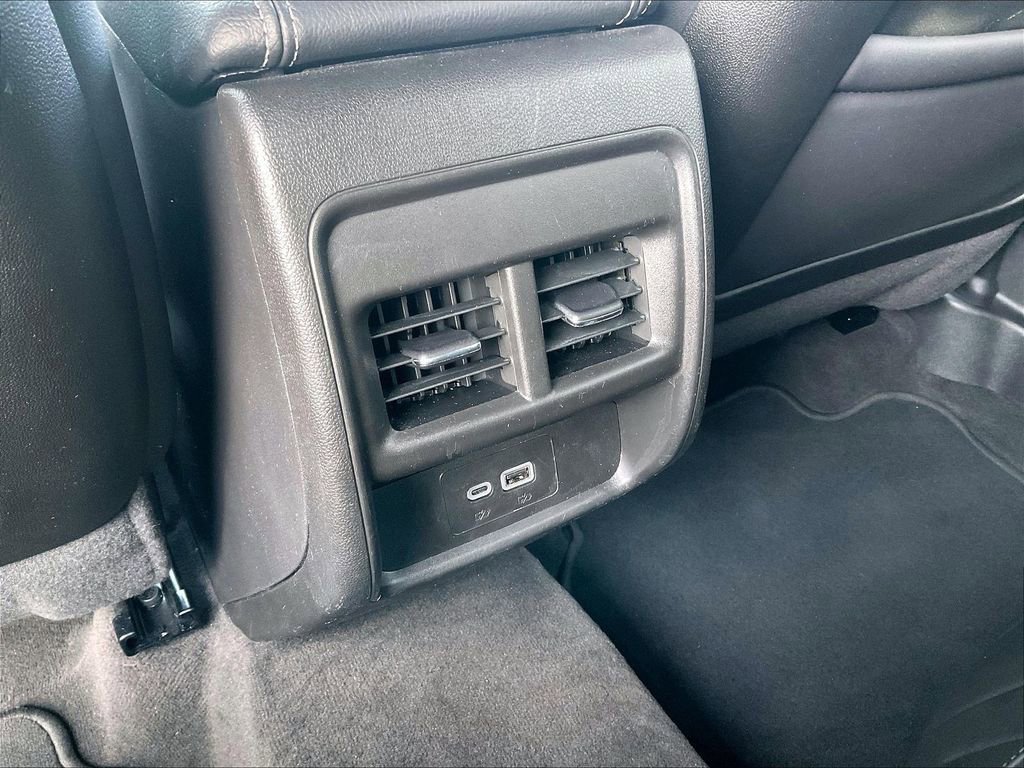 Used 2025 Cadillac XT4 Premium Luxury image 24