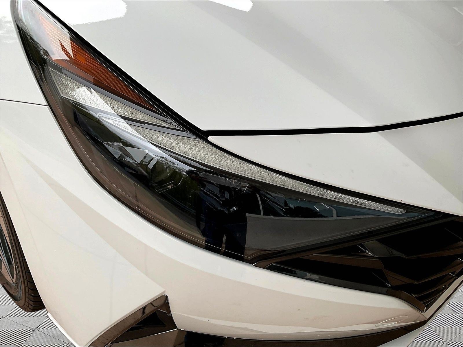 Used 2023 Hyundai Elantra Limited FWD image 28