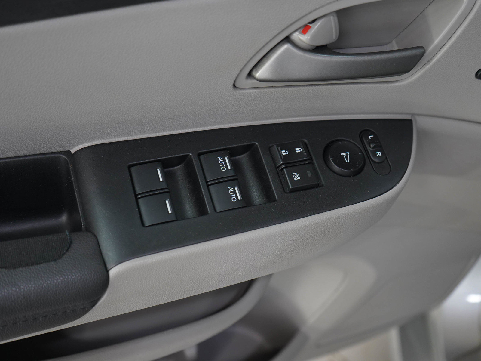 Used 2012 Honda Odyssey Touring image 24