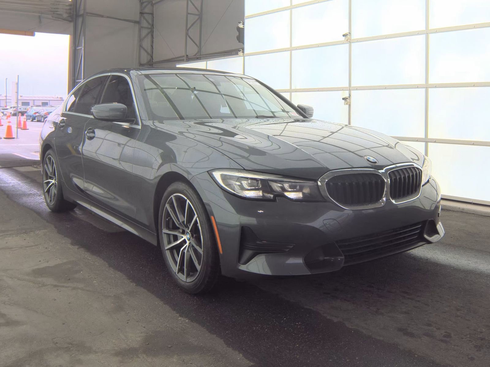 Used 2019 BMW 330i Sedan image 4
