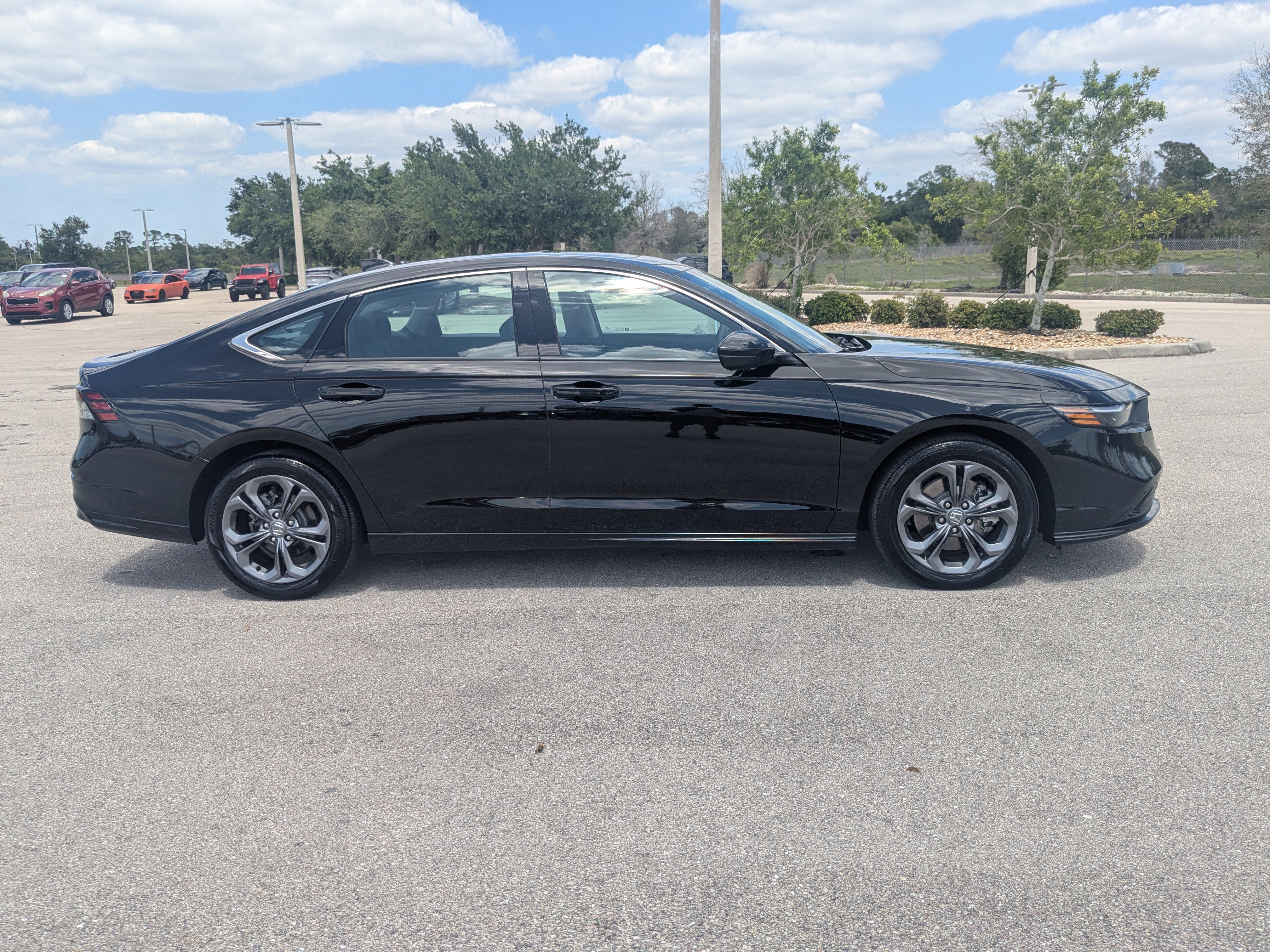 Used 2025 Honda Accord EX-L image 4