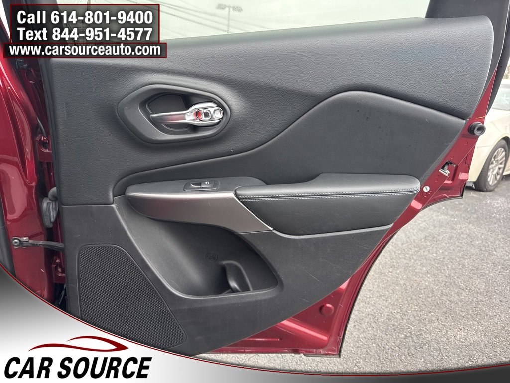 Used 2019 Jeep Cherokee Latitude Plus image 42