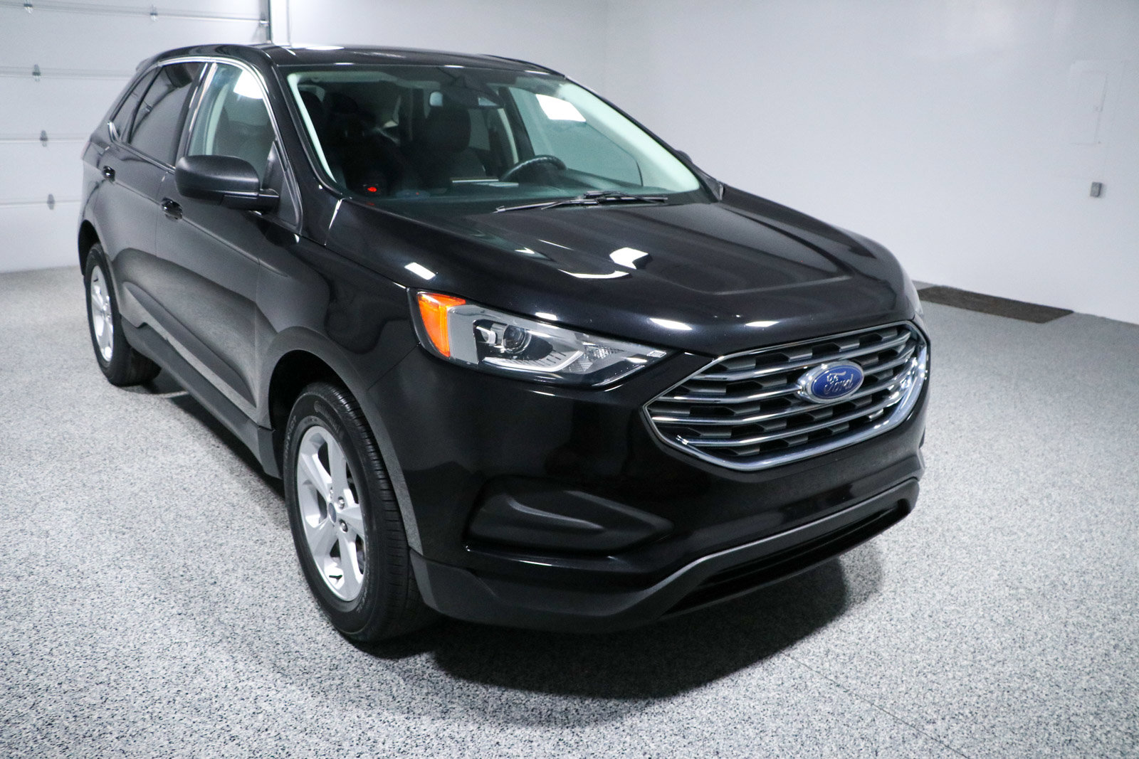 Used 2021 Ford Edge SE image 5