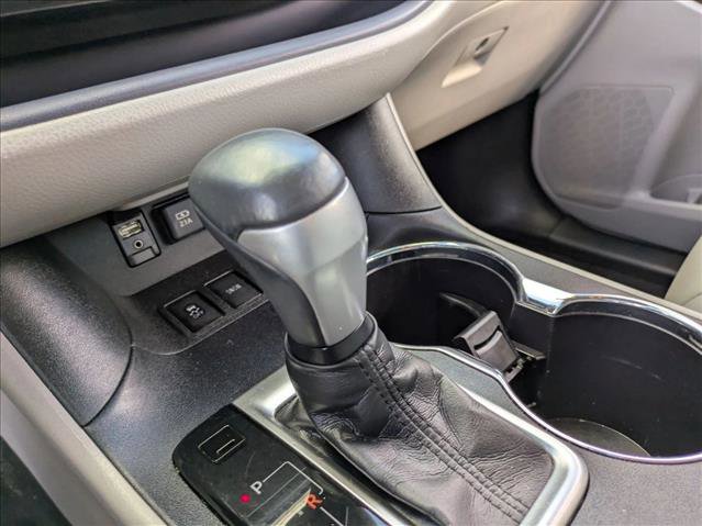 Used 2019 Toyota Highlander XLE image 12