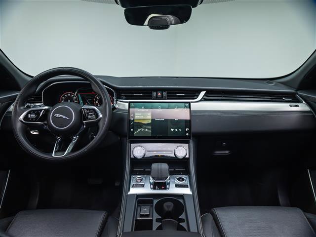 Certified 2024 Jaguar F-PACE R-Dynamic S AWD/4WD image 19