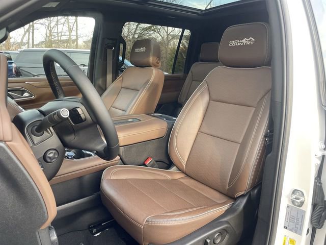 Used 2023 Chevrolet Suburban High Country image 11