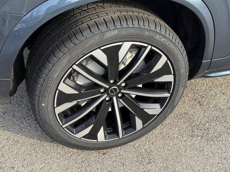New 2026 Volvo XC90 T8 Ultra w/ Protection Package Premier image 4