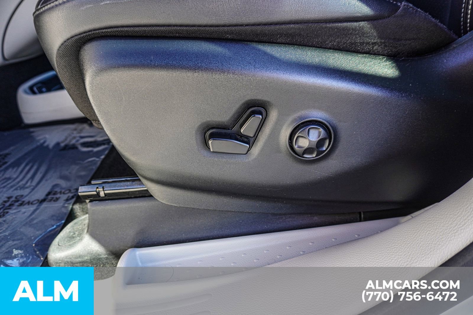 Used 2024 Chrysler Pacifica Select image 37