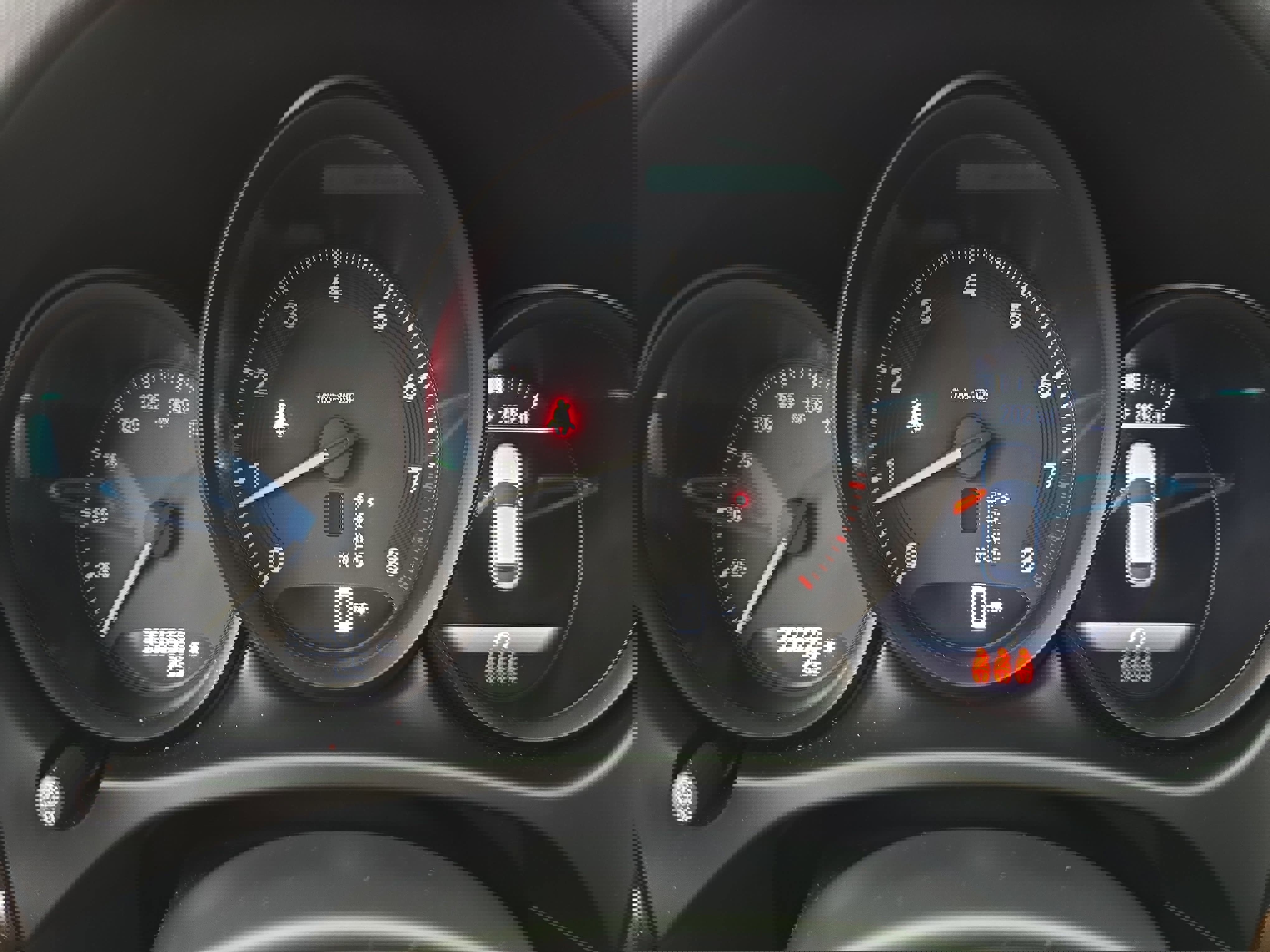 Used 2023 Porsche Macan Turbo image 19