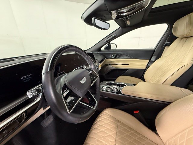 Used 2024 Cadillac Lyriq Luxury w/ Nappa Leather Package AWD/4WD image 18