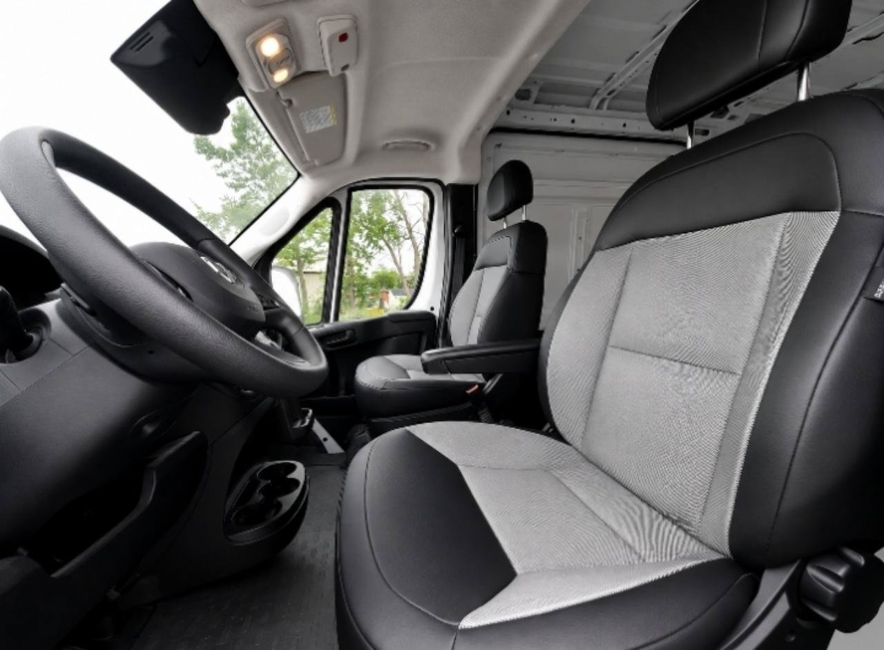 Used 2025 RAM ProMaster 2500 w/ Convenience Group FWD image 10