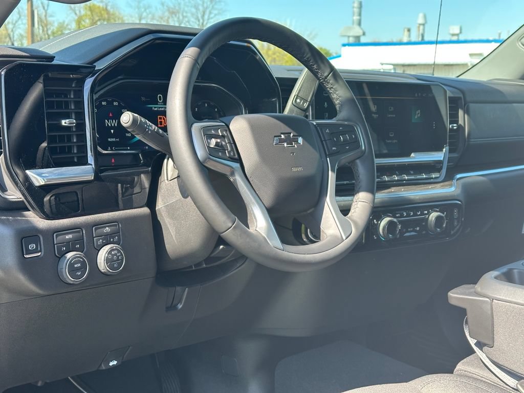 Used 2026 Chevrolet Silverado 1500 RST AWD/4WD image 23