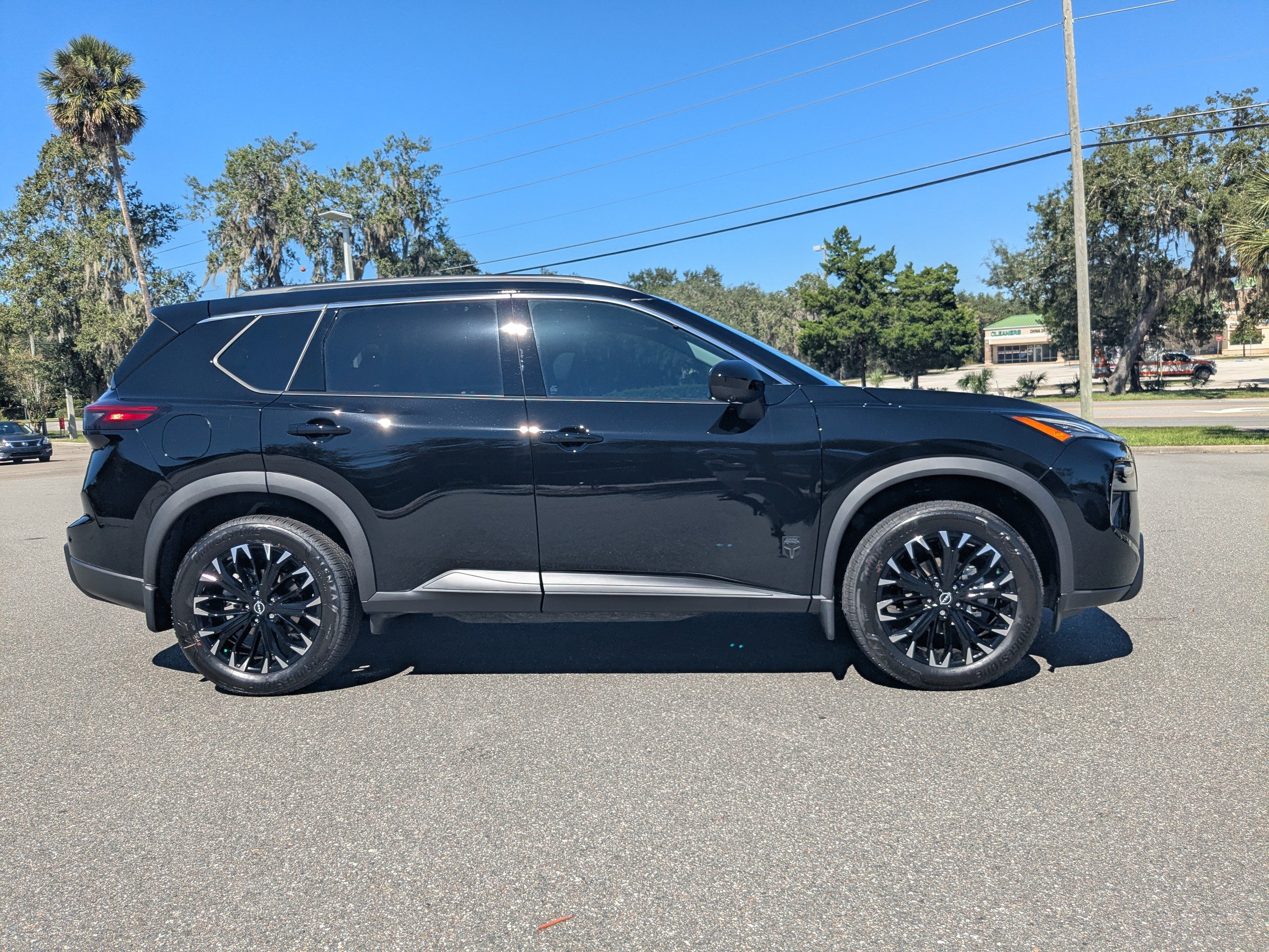 New 2026 Nissan Rogue Dark Armor FWD image 3