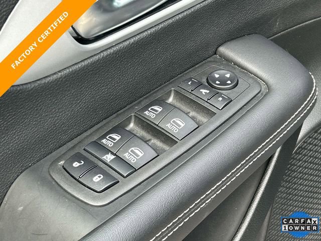 Used 2025 Chrysler Pacifica Premium FWD image 25