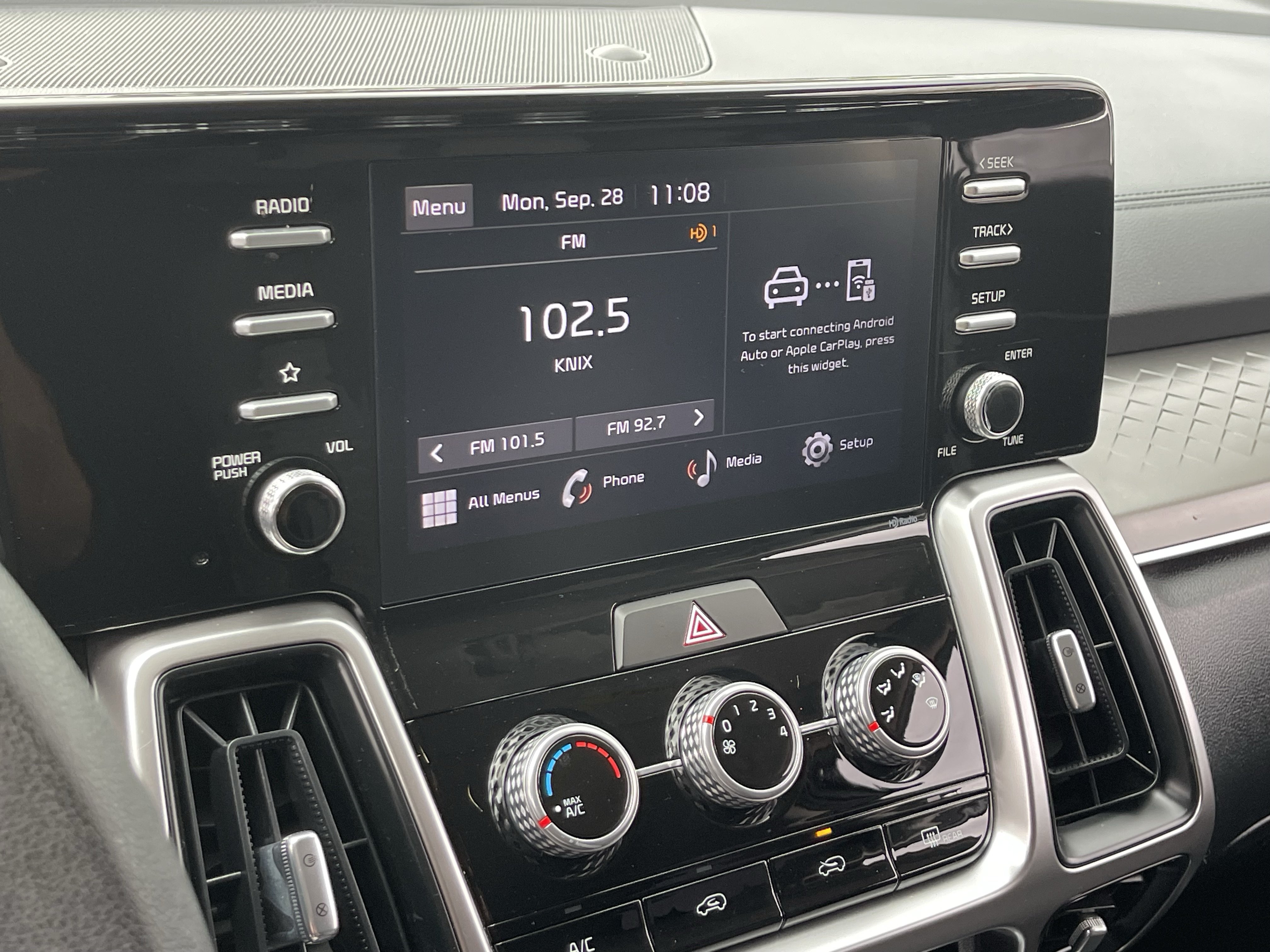 Certified 2022 Kia Sorento LX FWD image 28