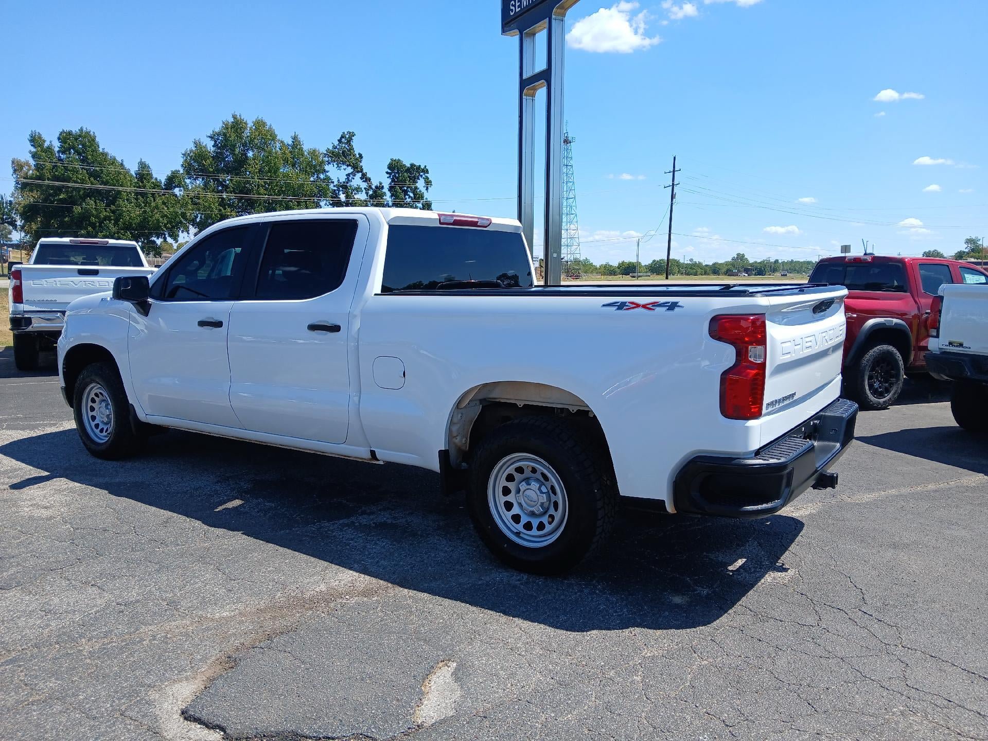 Used 2023 Chevrolet Silverado 1500 W/T w/ Trailering Package AWD/4WD image 4