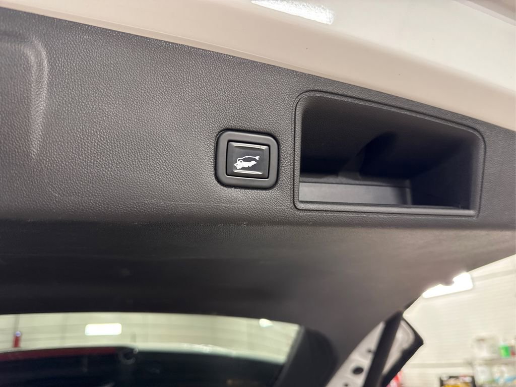 Used 2021 GMC Terrain SLE w/ Driver Convenience Package image 15