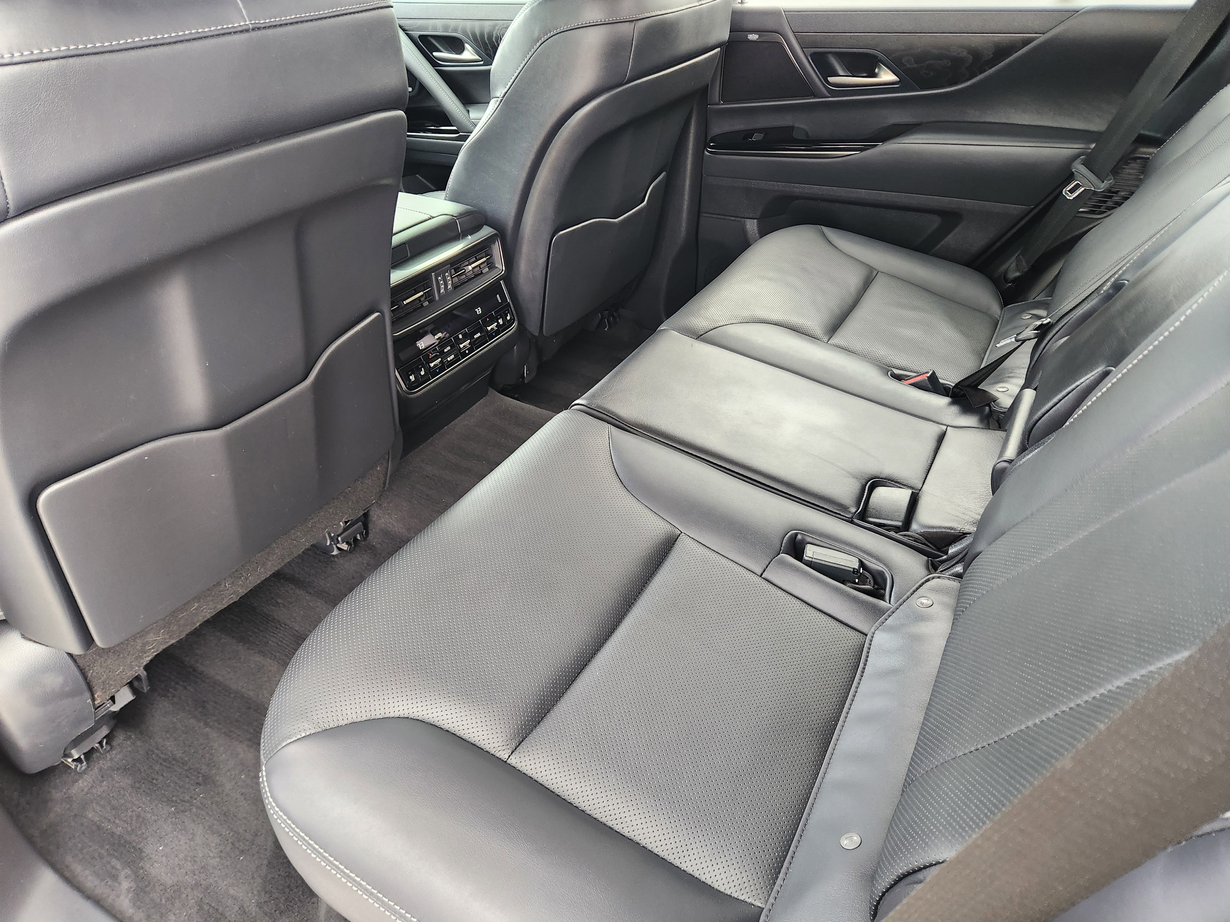 Used 2024 Lexus LX 600 4WD w/ Appearance Package image 26